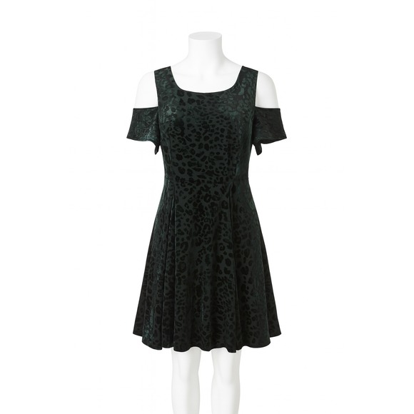 Torrid Green Velvet Burnout Cold Shoulder Skater Dress Size 1 1X Party Holiday - Picture 1 of 11